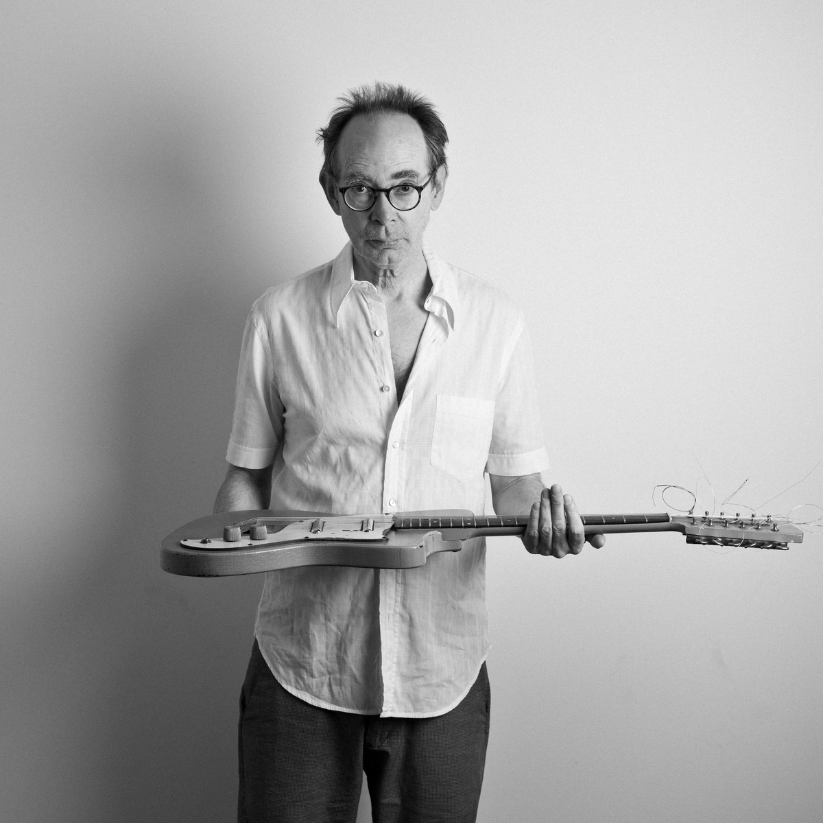 Musician and producer, Arto Lindsay grew up in Brazil. Inspired by tropicalism, Arto fused rock with bossa nova, samba with noise.

Arto Lindsay will be at Le Botanique on October 15 to unveil tracks from his new album.

facebook.com/events/7907853…
