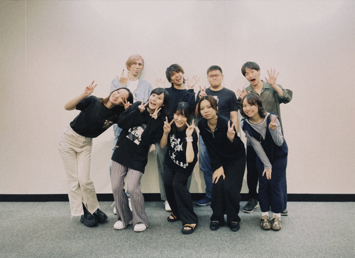 prelude_gekidan's tweet photo. ⁡
#12月のエンドロール
全稽古が終了し､劇場入りしました！
⁡
本番まで､あと2日！！！！
土曜日以降はほぼ埋まっていますが、
まだ木金曜日はお席ございます…！
⁡
新宿の片隅でお待ちしています🪛
🎫https://t.co/2ofC2pL4cd https://t.co/FofdjNSART