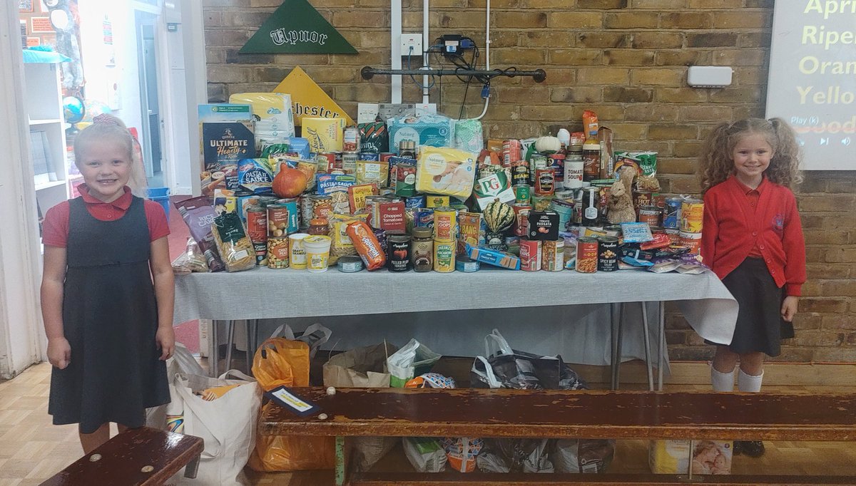 DartfordFoodba1's tweet photo. Today we had the privilege of sending one of our volunteers to @MaundeneSchool for their Harvest Festival, they collected an amazing amount of food donations for us and we want to say a big thank you to all the children and parents.
All the children sang beautifully too! https://t.co/5doLsMrhhR