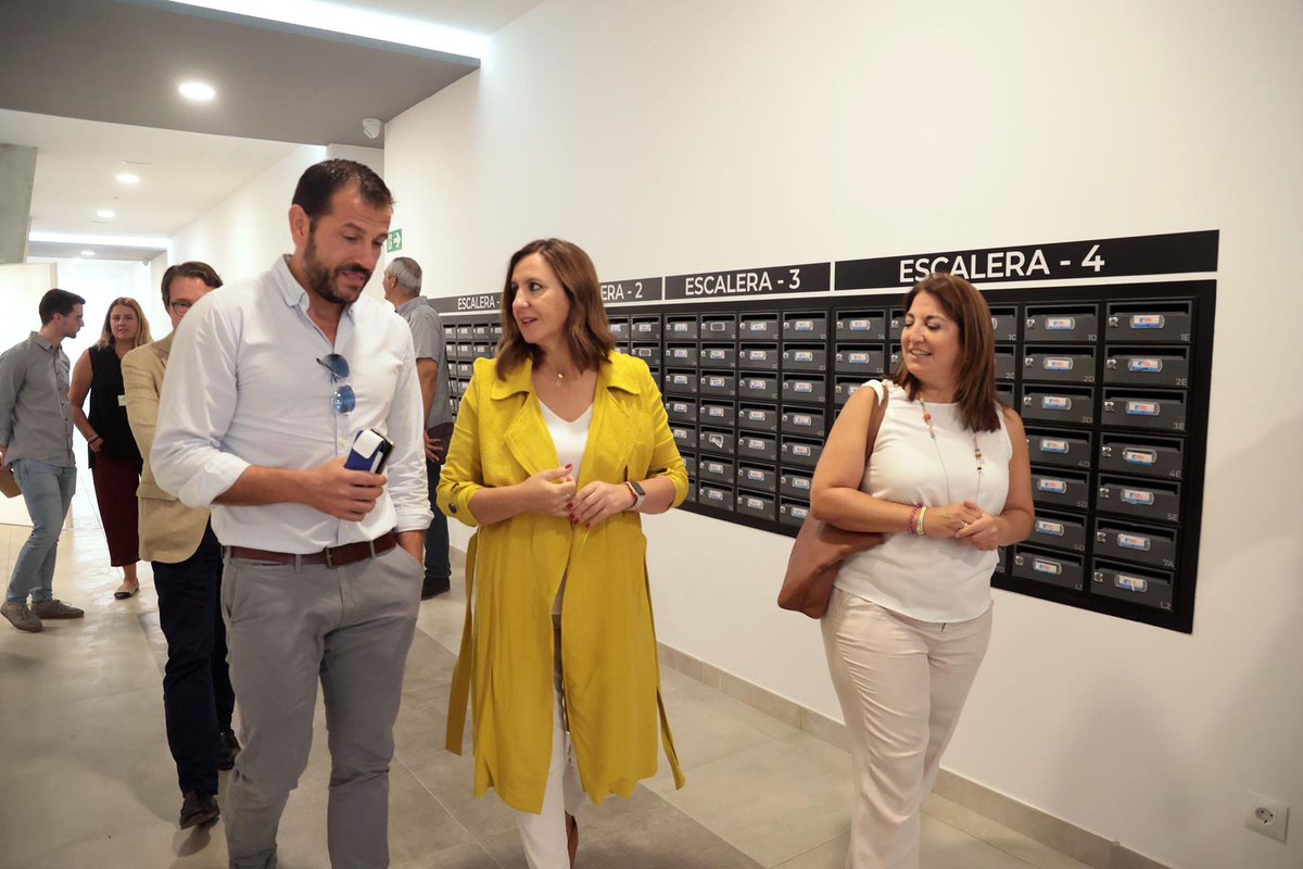 Visitamos el edificio que el <a href="/AjuntamentVLC/">Ajuntament València</a> ha adquirido en #Safranar, con 131 viviendas equipadas de alquiler asequible para menores de 35 y mayores de 65 años.

Hemos destinado 20,8 millones para esta compra que acelera nuestro compromiso de mejorar el acceso a la #vivienda.