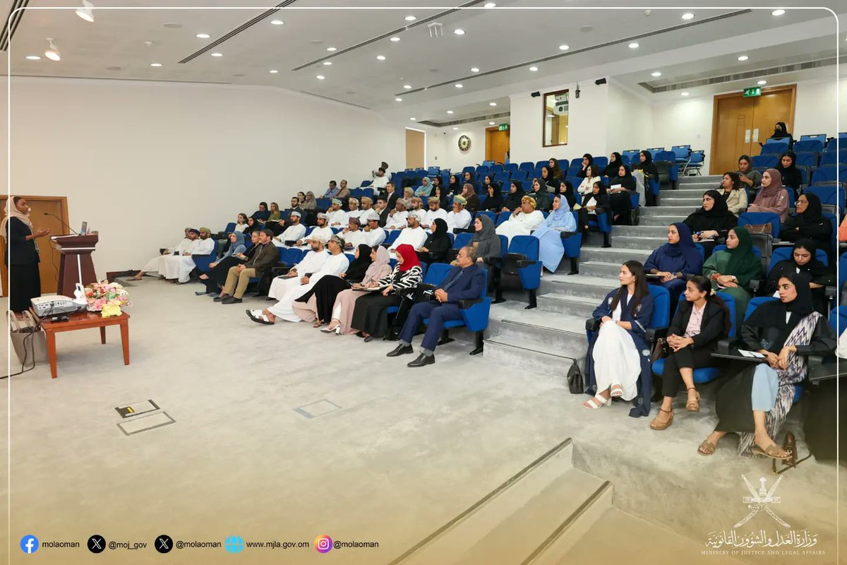 molaOman's tweet photo. نظمت وزارة العدل والشؤون القانونية بالتعاون مع شركة ديكري يوم الاثنين الموافق 25 من سبتمبر 2023م، في مبنى الوزارة محاضرة بعنوان "قانون العمل "،قدمها مختصون من مكتب تراورز اند هامليز للاستشارات القانونية، وبحضور عدد من المستشارين والمختصين في القانون من الوزارة والجهات الحكومية.. https://t.co/squF44YH10