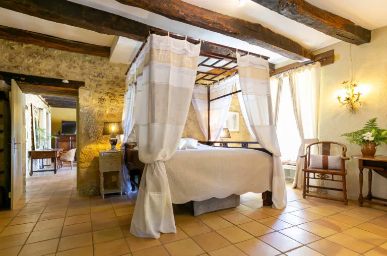 GiteWorld's tweet photo. Welcome to La Maison Louverie, a stylish country house located on a private estate of 4 hectares, surrounded by woods and fields.

https://t.co/cTmsajG6kw 
.
#giteworld #gite #gites #gitesinfrance #frenchgites #france #frenchproperty #holidayrentals #propertyabroad #visitfrance https://t.co/GsGKNJnton