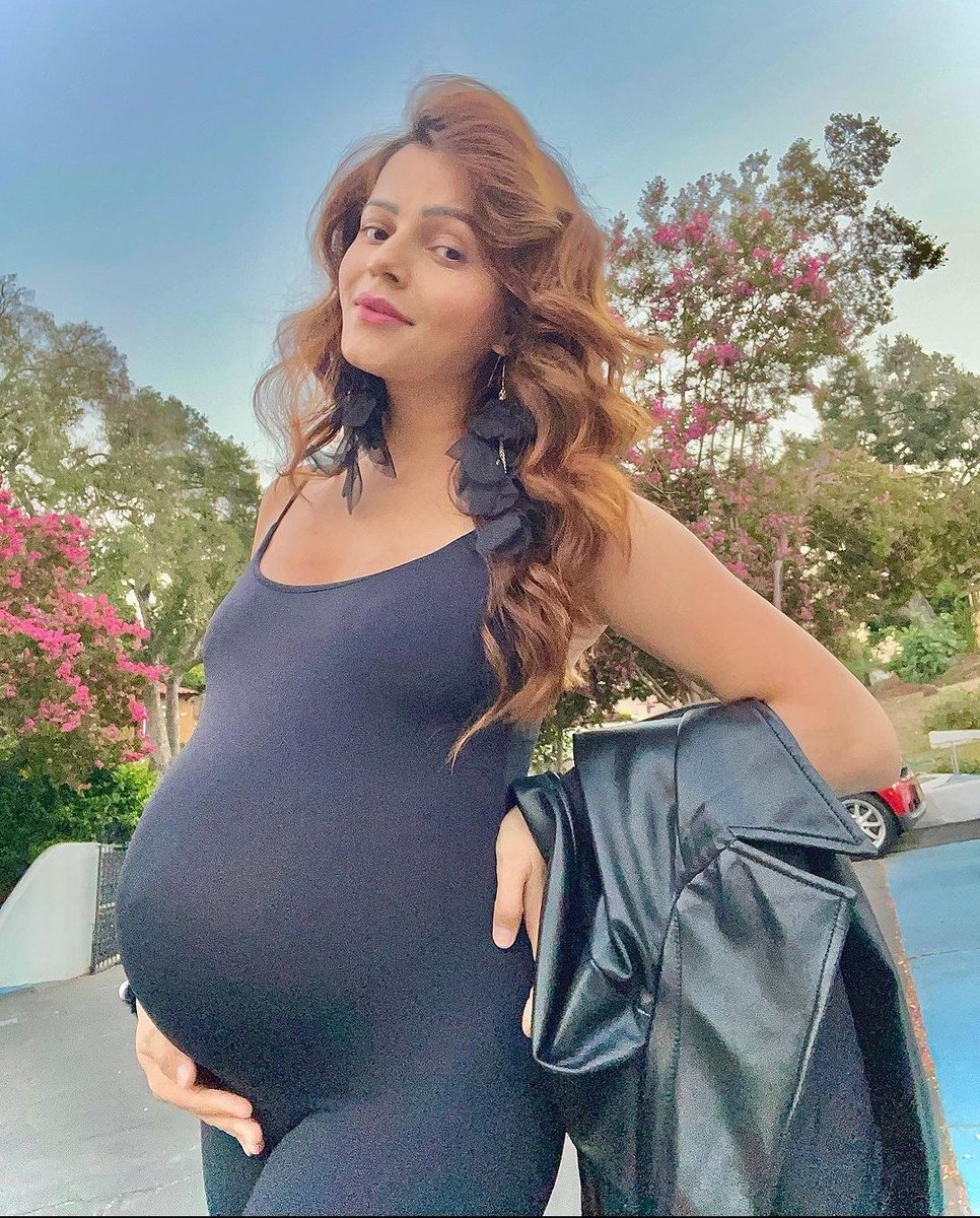 Sexy mommy  🖤 #RubinaDilaik