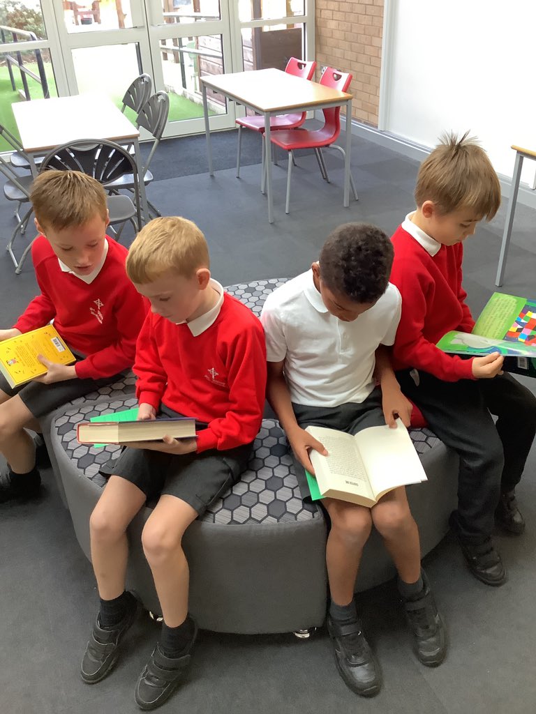 StPhilipsY4A's tweet photo. We loved using our library this morning to enjoy all of the wonderful books 📚 We had some time to share the books with our classmates and then we each chose a book to take home #teamstphilips @StPhilipCEAP https://t.co/pip3opii00