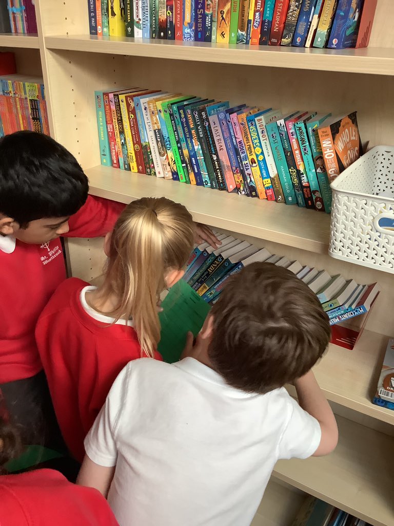 StPhilipsY4A's tweet photo. We loved using our library this morning to enjoy all of the wonderful books 📚 We had some time to share the books with our classmates and then we each chose a book to take home #teamstphilips @StPhilipCEAP https://t.co/pip3opii00