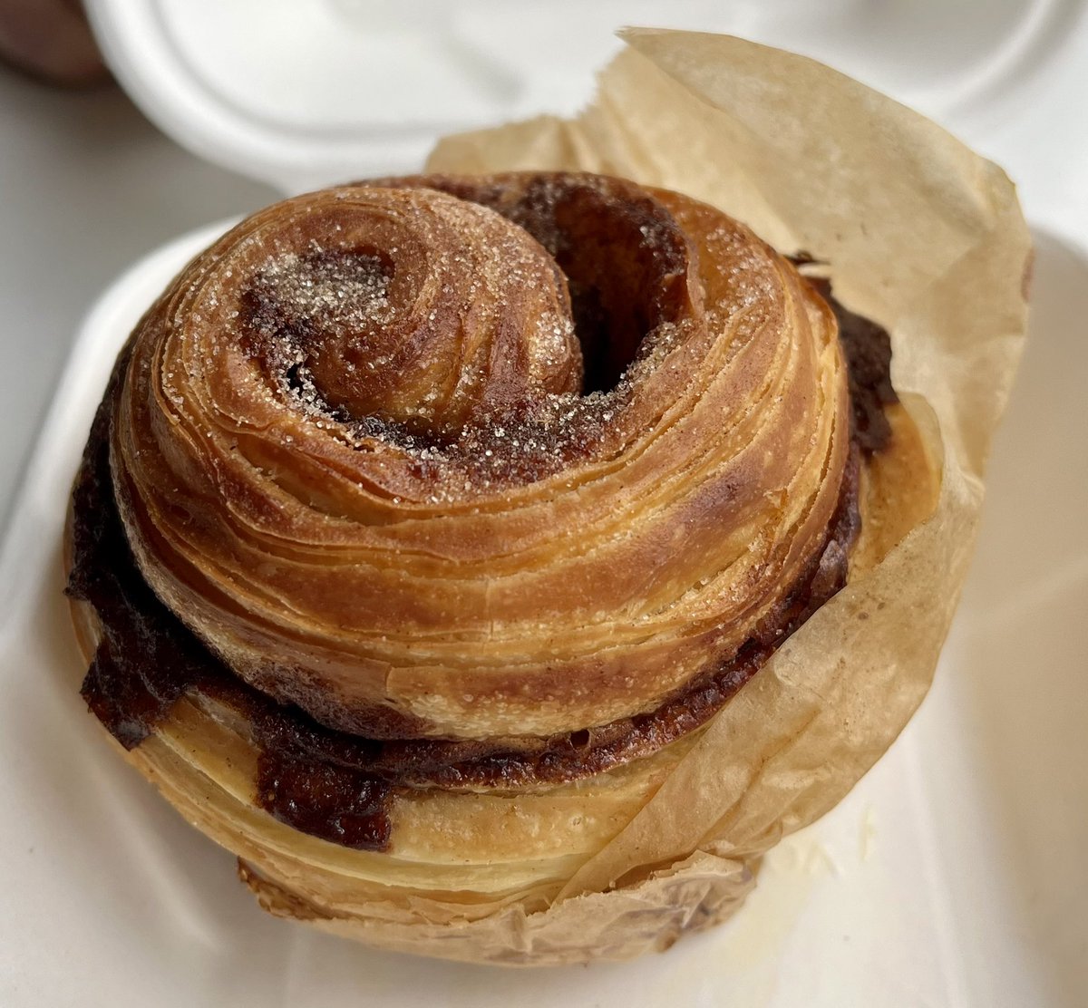 Monday morning business meeting with a view… and the cinnamon buns are delicious too! 😋 

#trovatori #classicalduo #csonsludlow #breakfastbusiness