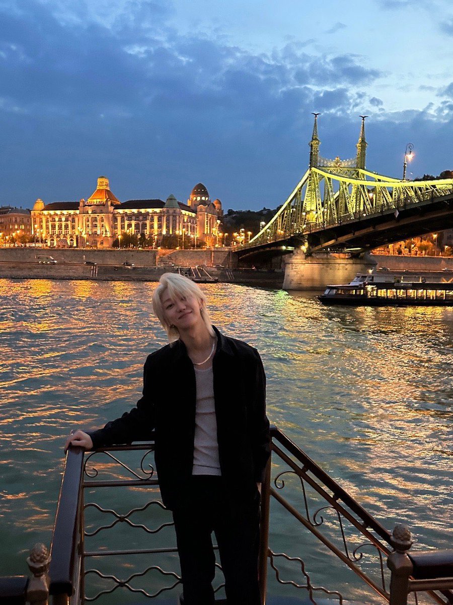 minghaocheol_'s tweet photo. minghao in europe oh my i am in love https://t.co/vjXjogTjzE