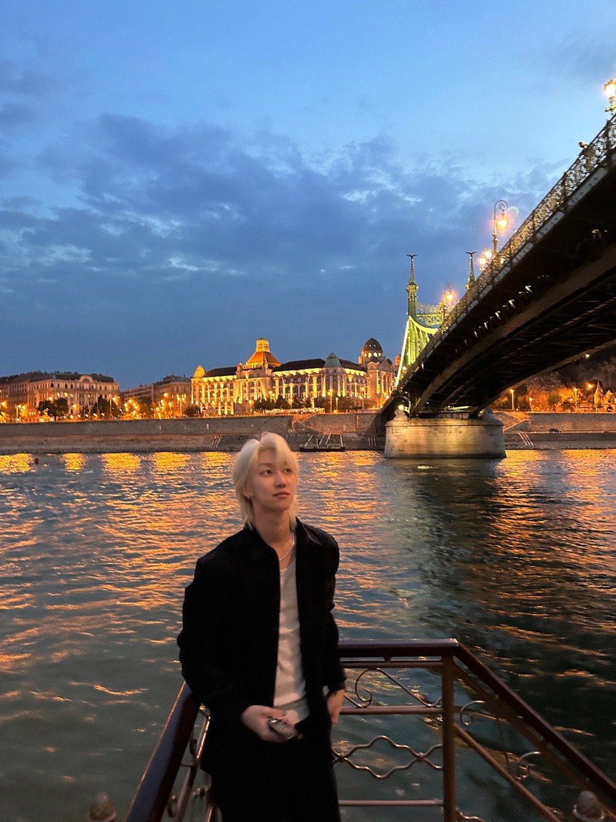 minghaocheol_'s tweet photo. minghao in europe oh my i am in love https://t.co/vjXjogTjzE