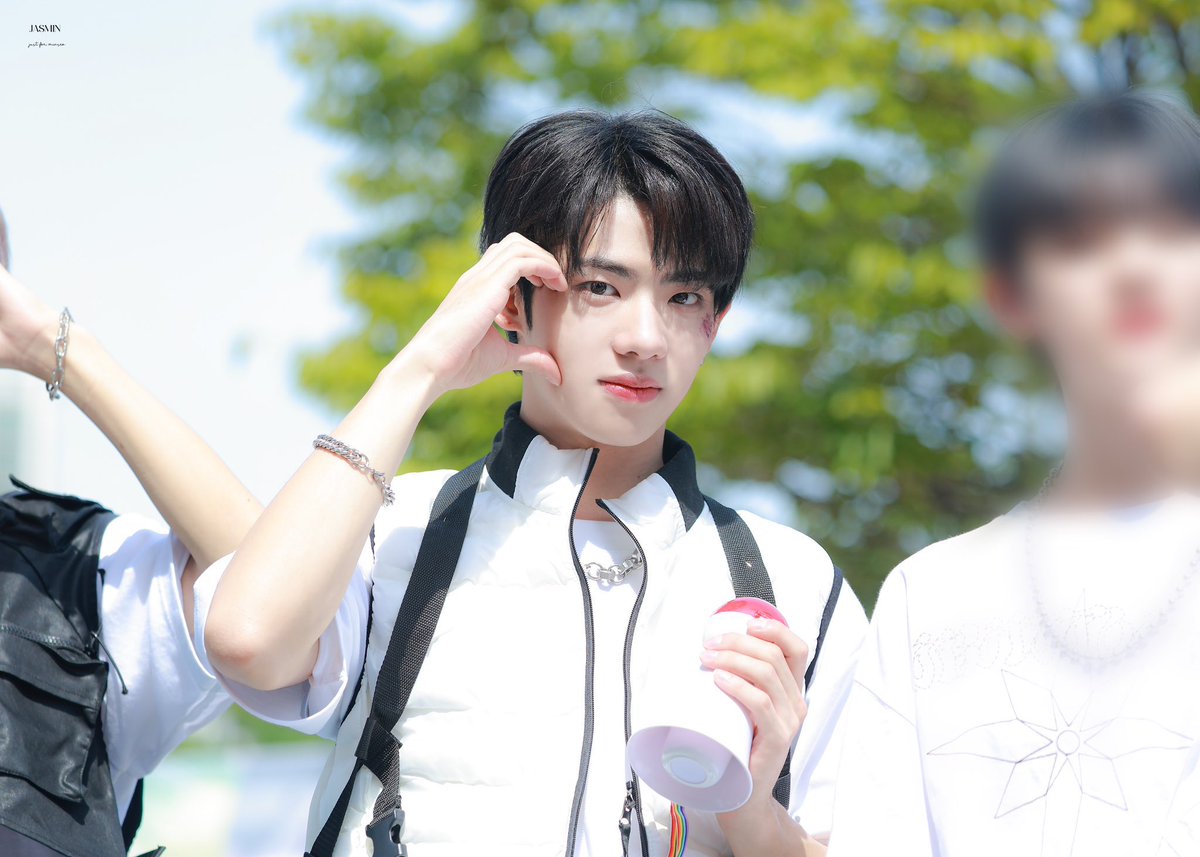 MINSEOFRANCEFB's tweet photo. 🪐 𝐏𝐇𝐎𝐓𝐎

⊹ Minseo @ MusicCore mini Fanmeeting.
_
#KANGMINSEO #강민서
#FANTASYBOYS #판타지보이즈
©Jasmin20010722 https://t.co/LKrHd7RTVT