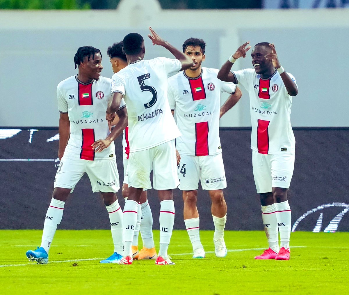 mattmonaghan360's tweet photo. 💯 Seferovic strengthens Al Wasl case
🤩 Al Hammadi channels inner ‘Zizou’
🟣 Schreuder forgets Ajax anguish
🆙 UAE football is on the up

📰 Latest #ADNOCProLeague picks of the week for @ArabNewsSport 

🔗: https://t.co/FzyRRmNCiQ https://t.co/vIoYqYuAnp