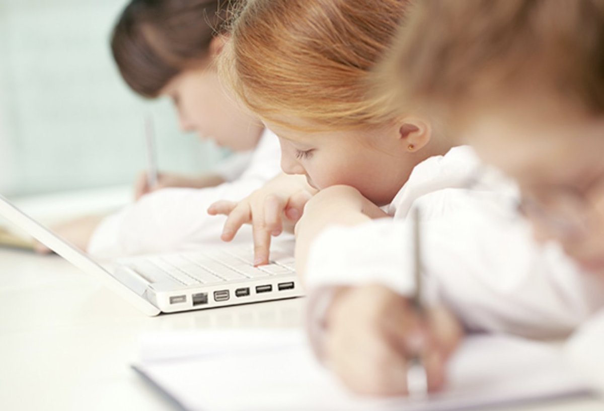 Expert@ en Dirección de Centros Educativos y Liderazgo Digital Prepara a sus participantes para conocer los sistemas de DIRECCIÓN Y GESTIÓN DE UNA INSTITUCIÓN EDUCATIVA. Es un plan pensado para poder dirigir cualquier institución educativa 👩‍🏫👨‍💻 ➡️bit.ly/3B43XvK