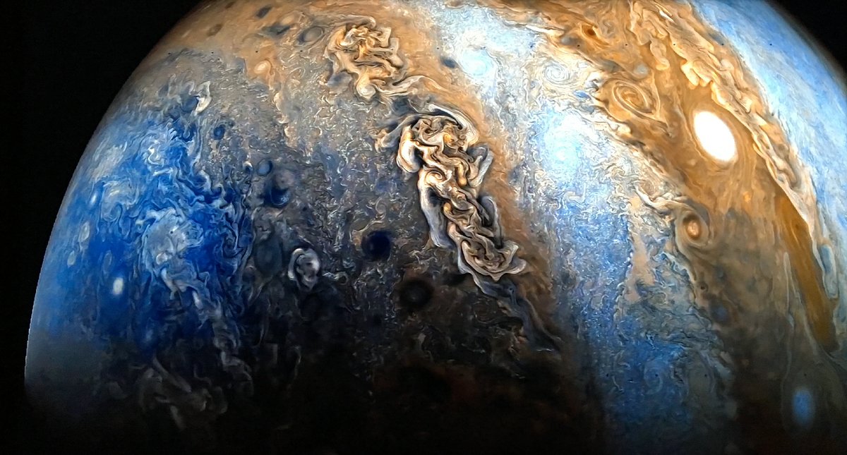 NeverIsolated's tweet photo. Memory Images: Here are 4 screen images I captured off the TV 5 years ago today. All from the wonderful BBC Two Horizon programme 'Jupiter Revealed' that aired on Sept 25th 2018 #BBCTwoHD #Science #Jupiter https://t.co/SPVstMrEXr