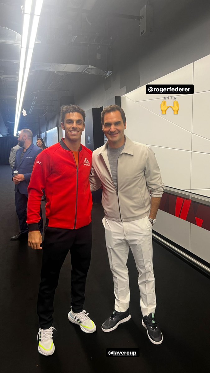 goitiatenis's tweet photo. ¡EL SUEÑO DEL PIBE, EL SUEÑO DE MUCHOS! @FranCerundolo se dio el gran gusto de ser el único latinoamericano en ganar un partido en la Laver Cup y el segundo campeón, tras @dieschwartzman en 2022, y además posó en Vancouver con su gran ídolo, @rogerfederer.
Sueño hecho realidad! https://t.co/MeT1dR6Hw2