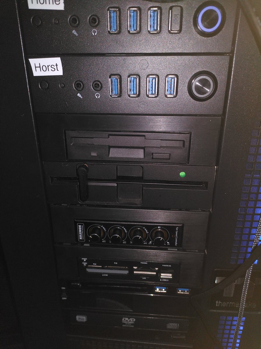 Modern PC's getting rid of drive cages. meanwhile my PC...
Dunno find them sexy.