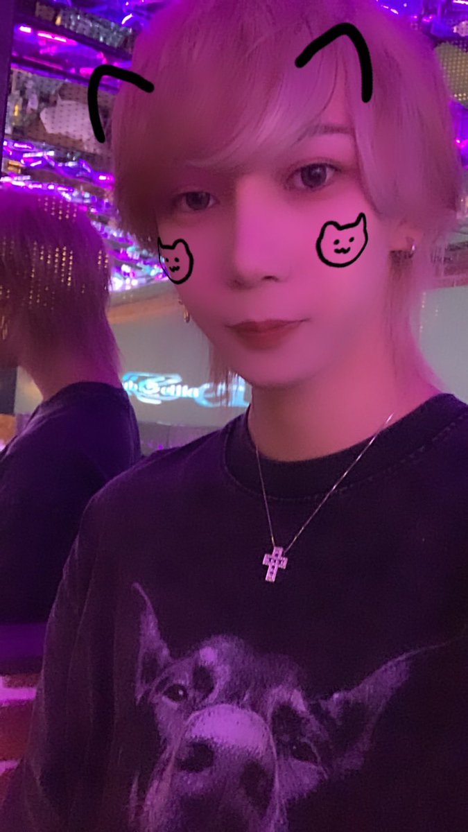 ppp__eve's tweet photo. 写真撮る時真顔以外の表情の作り方誰か教えて https://t.co/iXOOcuHntw