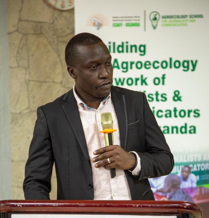 influentiaz's tweet photo. Andrew Adem of @ESAFFUG says, farmers that use Agroecology methods of farming together with the Gov't have organized many public awareness activities across the country and these activities are aimed at creating more awareness about Agroecology. https://t.co/XSsa67Vo3Q

#NOW2023 https://t.co/7e7nPzrESi