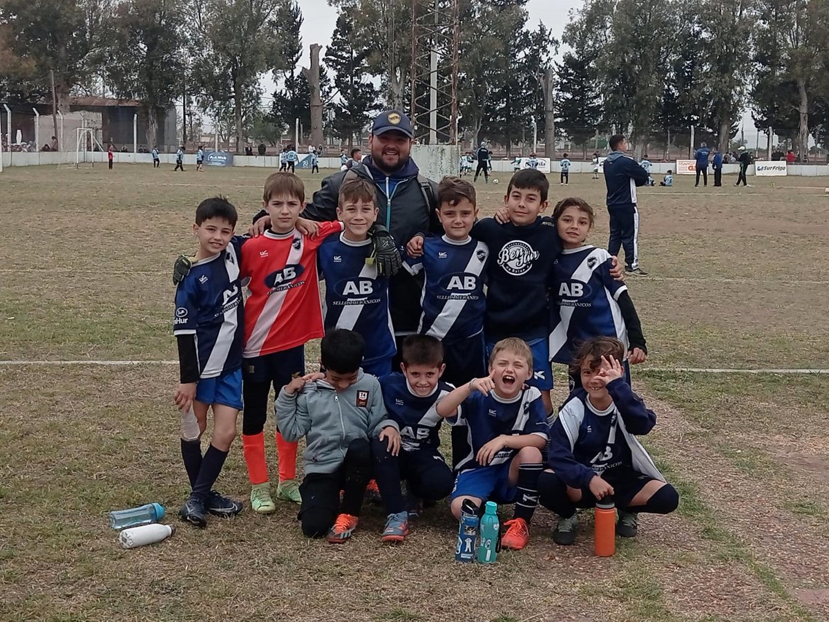 clubbenhur's tweet photo. ⚽️ #Infantiles. Este domingo, los #Lobitos de la #Cat2015 participaron del Encuentro Ramoncito organizado por el Deportivo Ramona.
#VamosBenHur 🔵⚪🔵 https://t.co/E5qudCdbsH