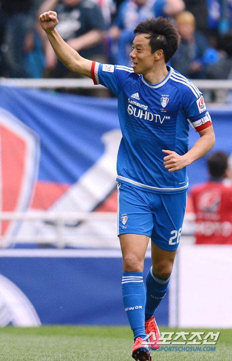 KORFootballNews's tweet photo. Suwon Samsung are set to appoint Yeom Ki-hun as a caretaker manager. (Sports Chosun) #kleague https://t.co/OS8p656QZg