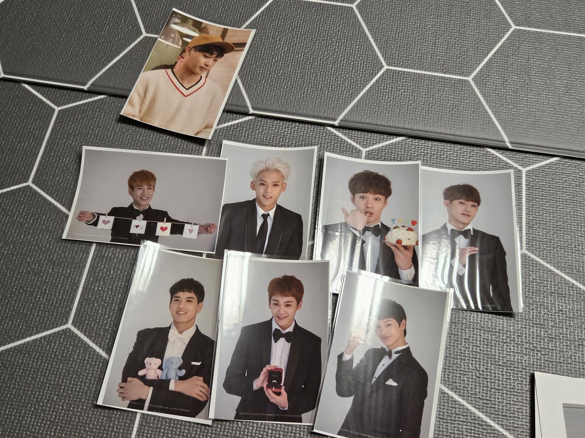 bbmyms_02's tweet photo. 비투비 7주년 전시회 7YEARS 7Members 랜덤포토
장당 1,500
사진 속 8장 일괄 구매 시 10,000 https://t.co/wApei7VqCz