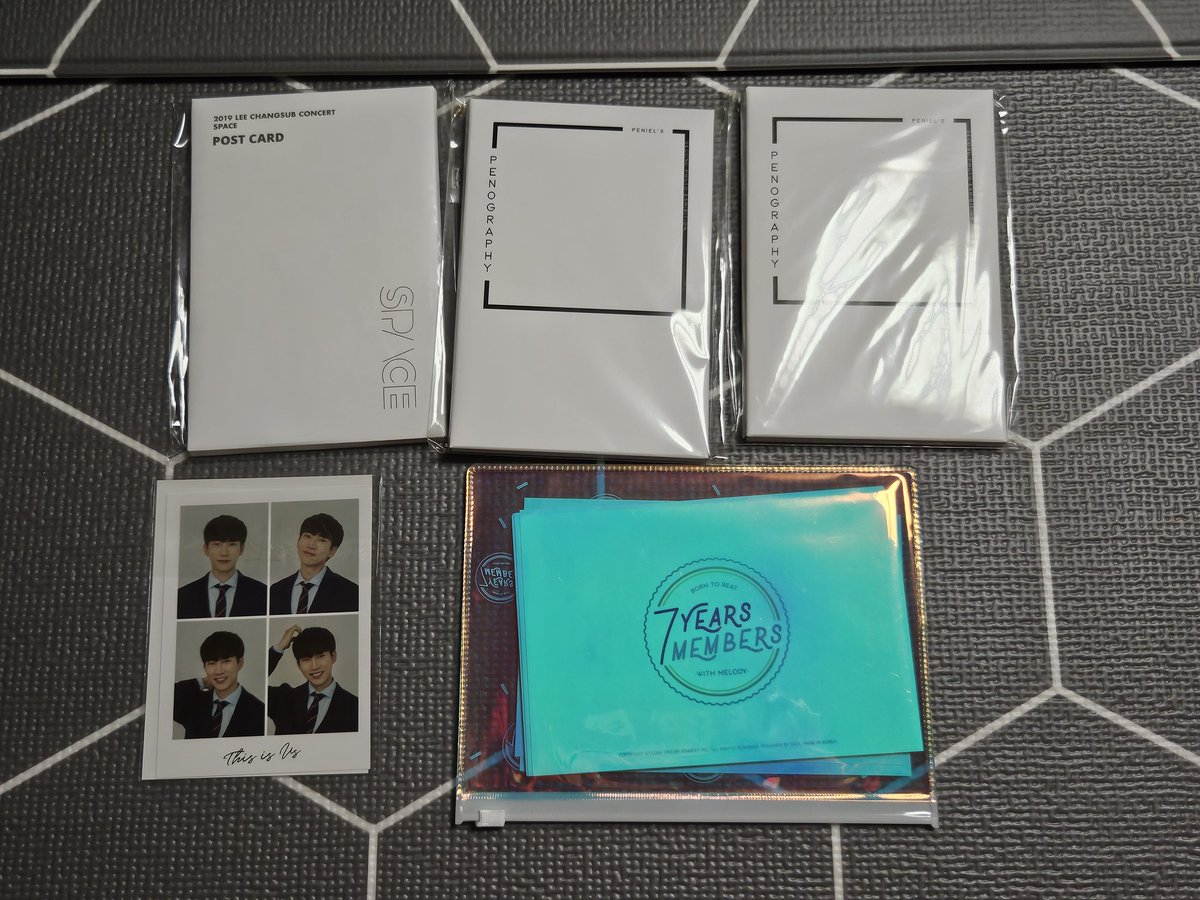 bbmyms_02's tweet photo. 이창섭 SPACE 엽서세트 7,000
프니엘 전시회 PENOGRAPHY 엽서세트 일괄 10,000
THIS IS US 랜덤포토 서은광 2,000
7주년 전시회 7YEARS 7MEMBERS 우표세트 5,000 https://t.co/vyVwrzPBoY