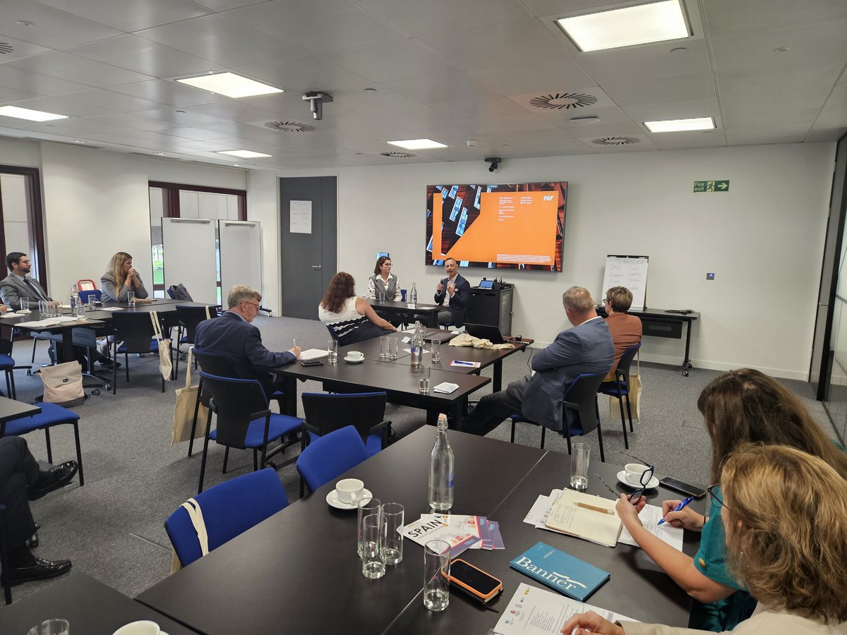 Seguimos con la historia 'Cómo tener éxito en el mercado del Reino Unido, siendo una empresa española', moderada por <a href="/VictoriaValb/">Victoria Valbuena</a>, responsable de #InternacionalizaciónCiber de <a href="/INCIBE/">INCIBE</a>.
👉 En la ponencia participa Stephen de Vries, CTO y fundador de <a href="/IriusRisk/">IriusRisk</a> 🔝.