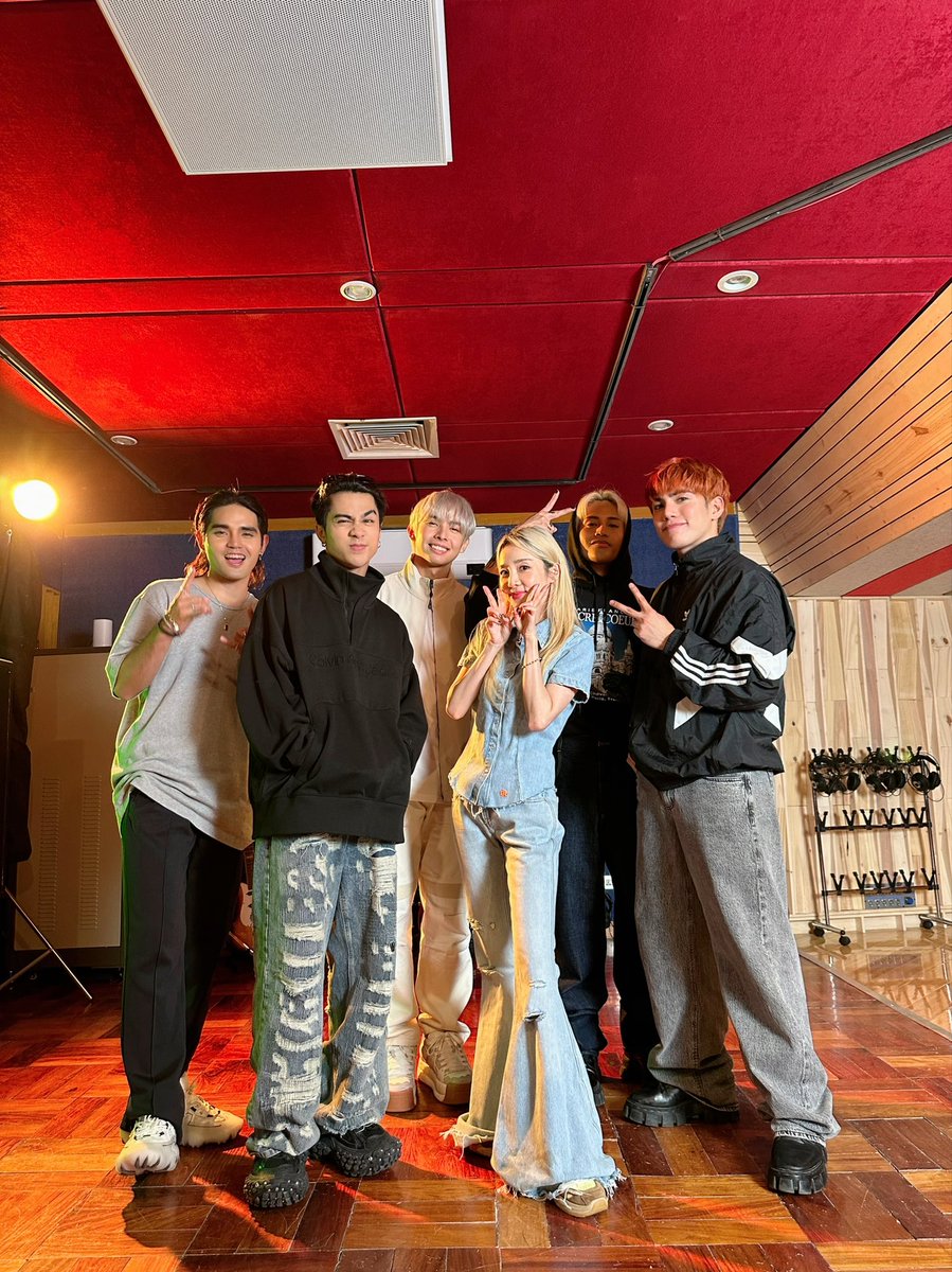 daragonau's tweet photo. dara x sb19 🤣 https://t.co/pVrqDLdZqH
