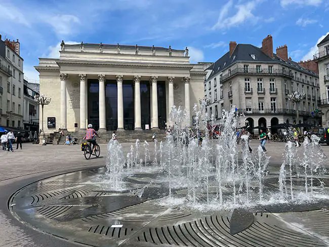 [⭐️NUEVO POST⭐️]

Os traemos los imprescindibles de Nantes en Francia, una escapada ideal para este otoño.

#Francia #Nantes 

mueroporviajar.com/los-imprescind…