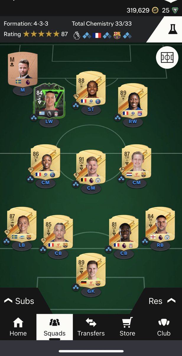 robbie_fut's tweet photo. @FUTBIN Any suggestions to change? Kinda holding players for prices to hopefully rise https://t.co/4D8vkb0EPR