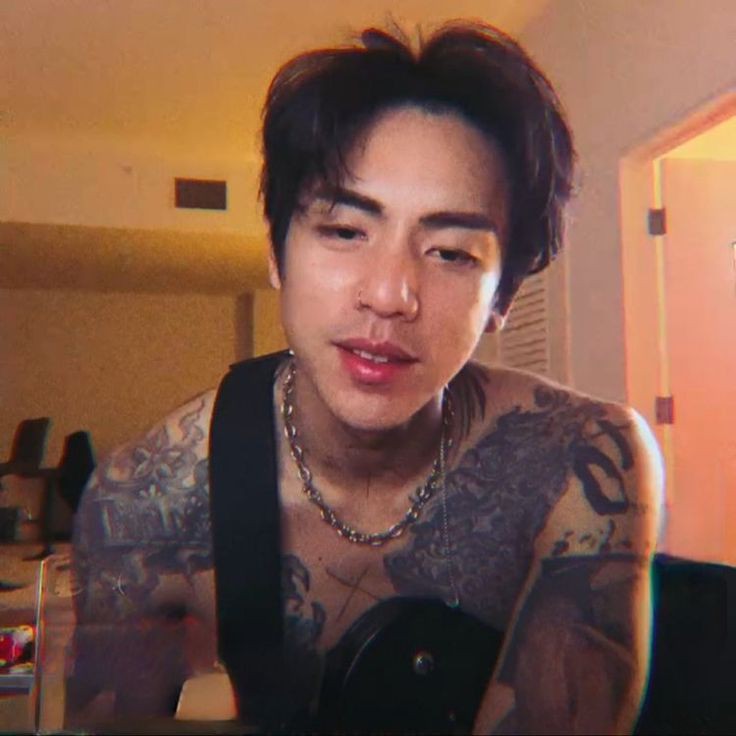 xdpriian's tweet photo. I love conversations mixed with lil flirting and joking https://t.co/F8XZyQvUMn
