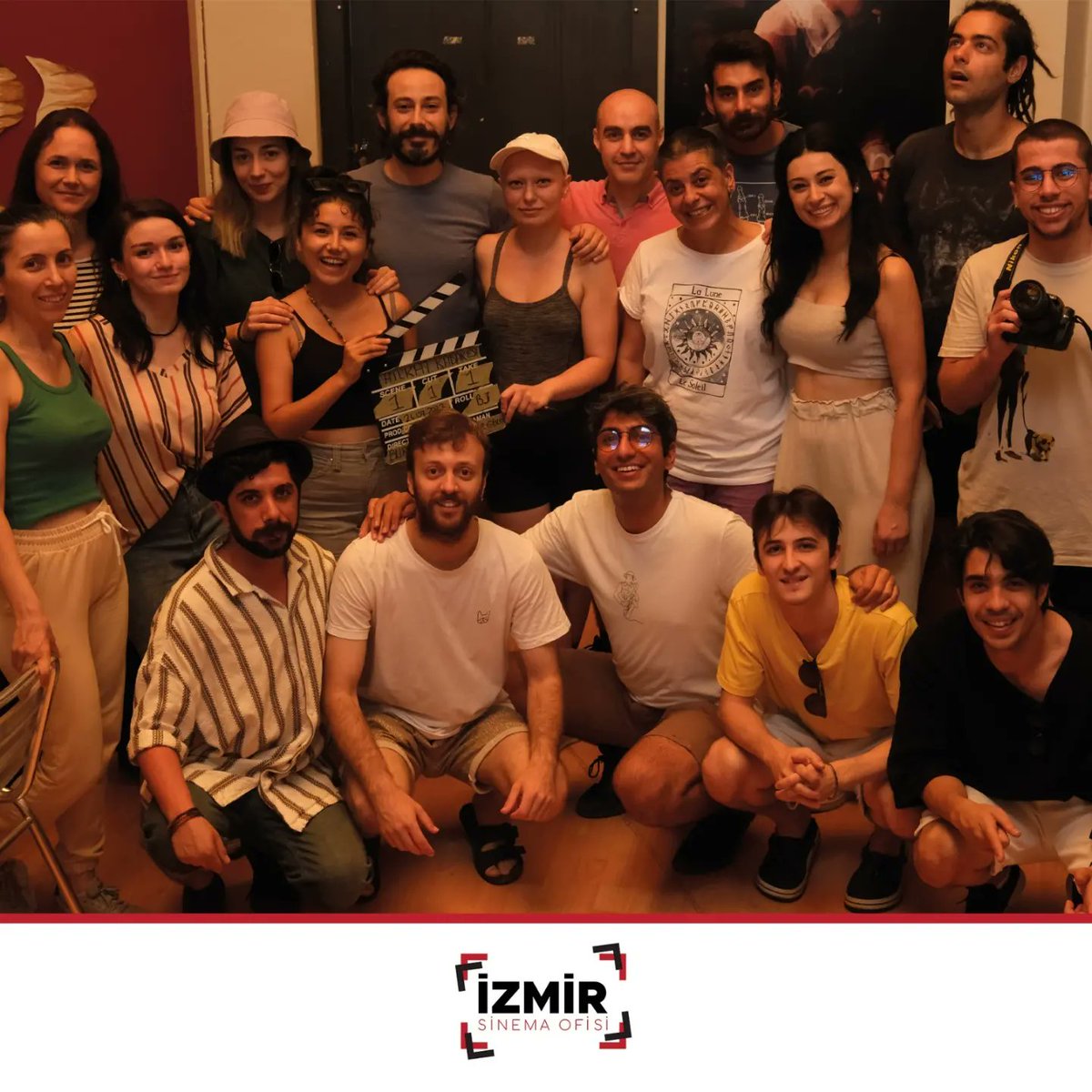 izmirsinema's tweet photo. Yapımcılığını ve yönetmenliğini Burak Budak’ın üstlendiği ‘’Hilkat Kabaresi’�� isimli internet dizisinin çekimleri Bornova Uğur Mumcu Kültür ve Sanat Merkezi’nde gerçekleştirildi. 
@tuncsoyer
@izmir_vakfi
@izmirbld #burakbudak #bornova #izmir #çekimalanıizmir #izmirsinemaofisi https://t.co/PDorJklFLn