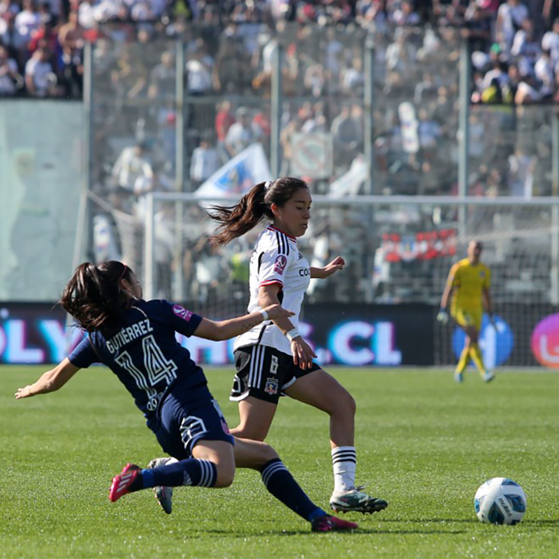 FIFPRO's tweet photo. 📢 La Dirección del Trabajo de Chile multa a 25 clubes profesionales de fútbol femenino (un 70% aprox) por violar leyes laborales, de seguridad y salud.

👉 Incumplimientos: falta de ropa de trabajo, servicios de higiene y contribuciones a la seguridad social.

@ANJUFFChile 👏