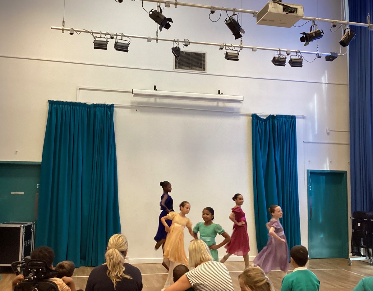 Woodlands School (@woodlandsharrow) on Twitter photo On Friday we were lucky enough to have a live performance of ‘Snow White’ by <a href="/LCBLondon/">LondonChildrenBallet</a> . They put on an amazing show which we all loved! On Friday we were lucky enough to have a live performance of ‘Snow White’ by <a href="/LCBLondon/">LondonChildrenBallet</a> . They put on an amazing show which we all loved!