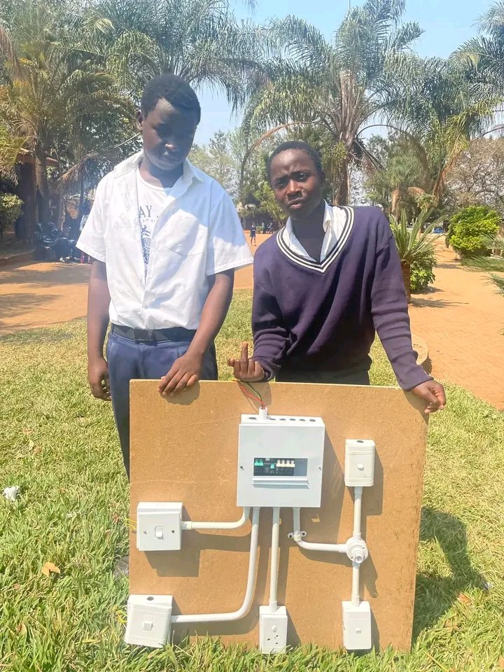MtsheposSA's tweet photo. Grade 10 Electrical Technology is better than labeling body parts of a grasshopper https://t.co/aNGKdLyAHK