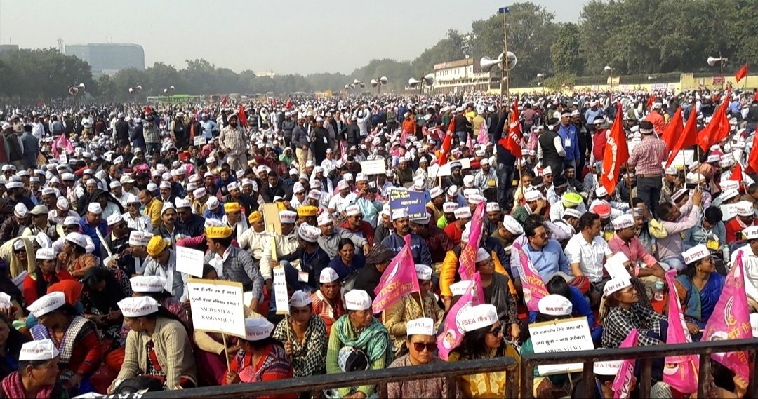 ImranSyedDanis1's tweet photo. माननीय प्रधानमंत्री जी आप देश के 85 लाख पेंशन विहीन कर्मचारियों के मुखिया हैं बड़ा दिल दिखाएं 1 अक्टूबर रामलीला मैदान की रैली में आकर OPS बहाली की घोषणा करके न्याय करें।
#OPS_RALLY_DELHI_CHALO
@PMOIndia 
@narendramodi
@ANI
@vijaykbandhu
@Sthitaprajna_G https://t.co/Fd8epYOnoQ