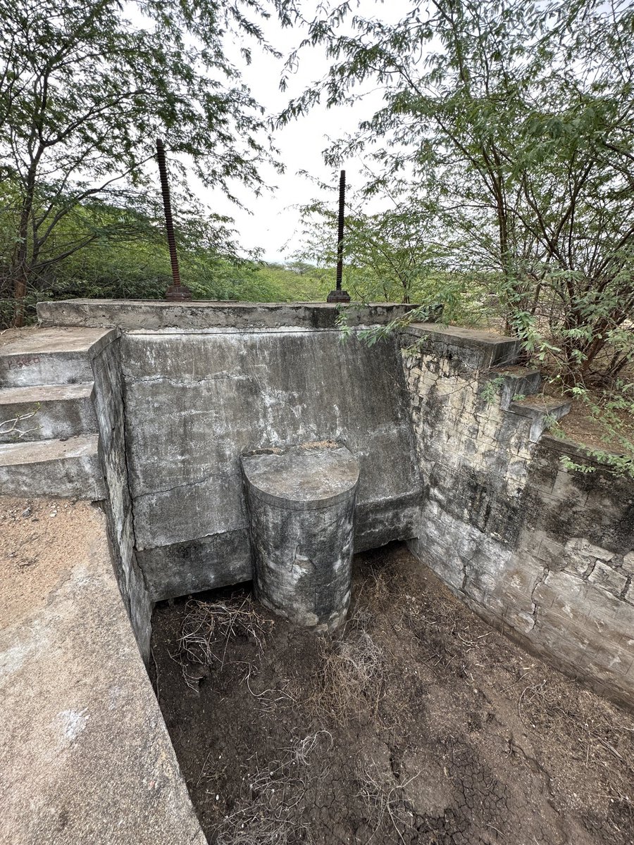 being_nimal's tweet image. #Share #அதிகம்_பகிரவும்

எங்களுக்கு அனுமதி்(தண்ணீர்) கிடைக்குமா?

இராமநாதபுரம் மாவட்டம் கமுதி முதுகுளத்தூர் கடலாடி தாலுகா அனைத்தும் நீரில்லாமல் பாலைவனமாக காட்சி அளிக்கிறது.. இந்த நிலையை மாற்ற அந்த பகுதியை சேர்ந்த 450 கிராம மக்கள் சேர்ந்து AYFA என்ற அமைப்பை உருவாக்கி நம்முடன்…