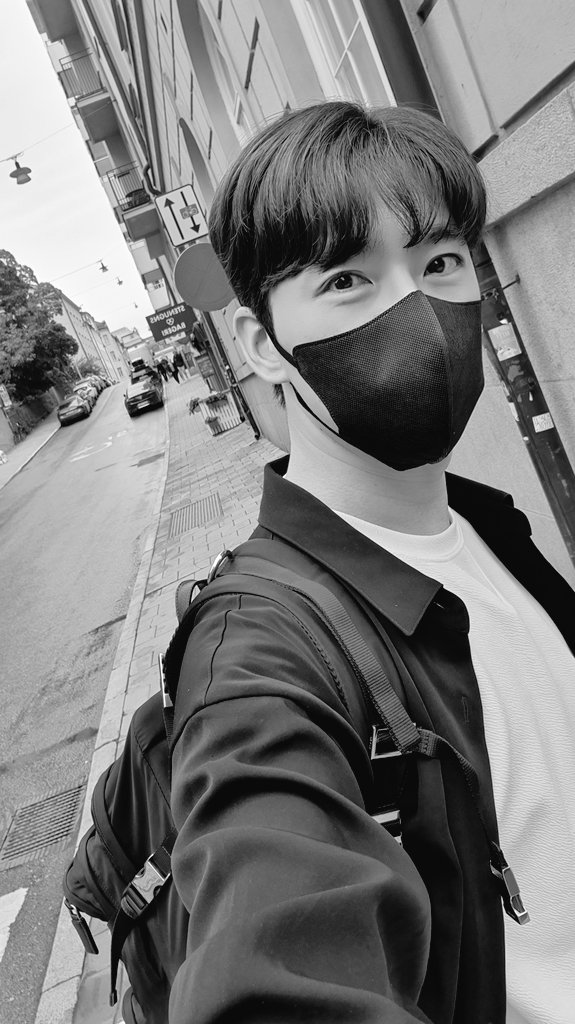 MinGun3's tweet photo. 🇸🇪👈👀영차!

#kpop #mfect #mingun #singer #model #selfie #korea #fyp #Sweden https://t.co/KM5SaR577P