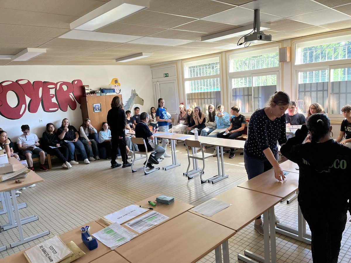 MediaPrevert's tweet photo. #democratiescolaire au @clgjprevert33. Les 3e GH @MediaPrevert élisent leurs délégués. https://t.co/0fo1B0tUqq