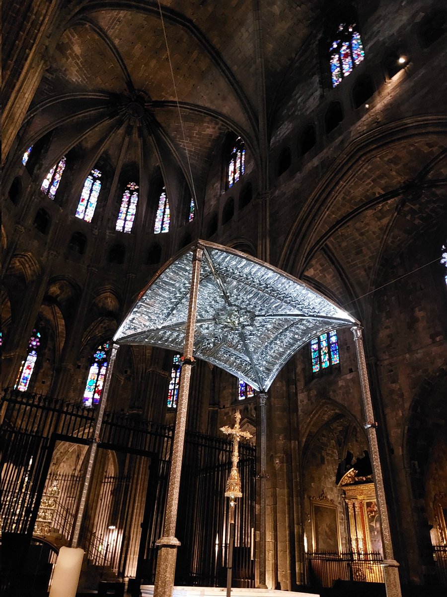 Derundo1's tweet image. So gottlos von mir dass ich zu erst bei diesem Schirm an Fortnite denken musste 💀