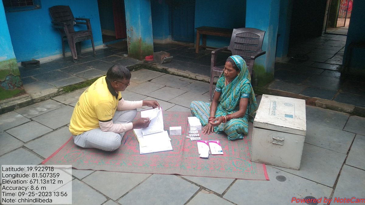 एंबेड फैमिली हेल्थ इंडिया जिला कोंडागांव विकासखंड फरसगांव ग्राम पंचायत बंज़ोडा में मितानिन सप्लाई सटाक लेते हुए