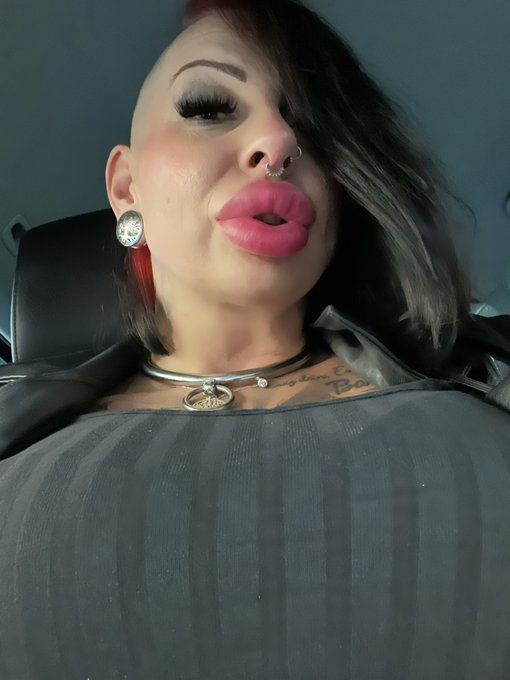 Nicht verpassen!!! Heute Abend ab 21:30 Uhr Ort der S&uuml;nde!!!  Her mit euren S&uuml;nden!!!Wo: @duunu_tv https://t<a href="/tag/show"class="tags"><span>#show</span></a><a href="/tag/cowgirl"class="tags"><span>#cowgirl</span></a><a href="/tag/showgirl"class="tags"><span>#showgirl</span></a>