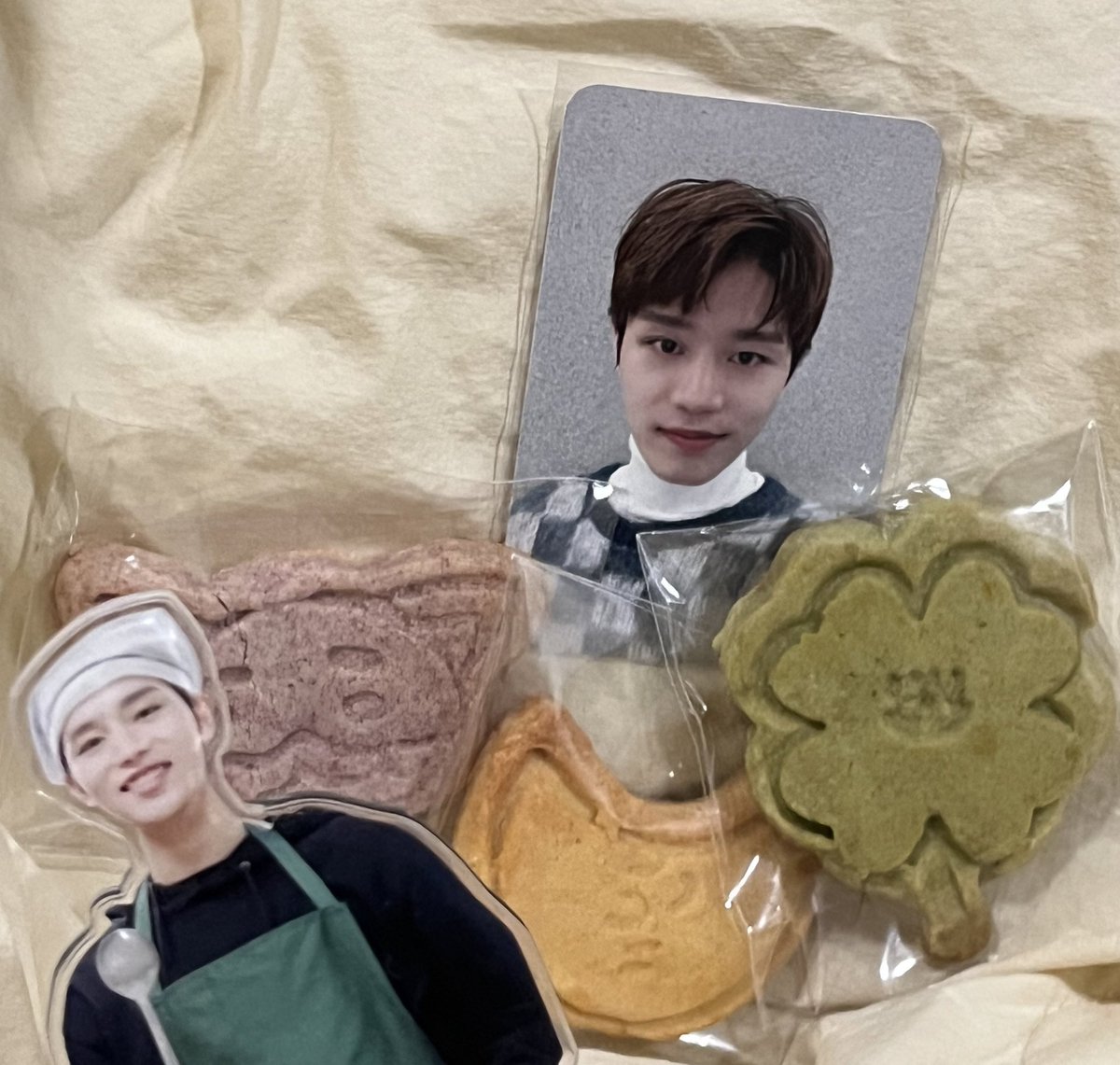 QquB_a's tweet photo. @kingkkangs :
밥은
꼬옥
챙겨...먹어야 해...🥰

@베지 :
네..🥹 https://t.co/DNgSBokOkv