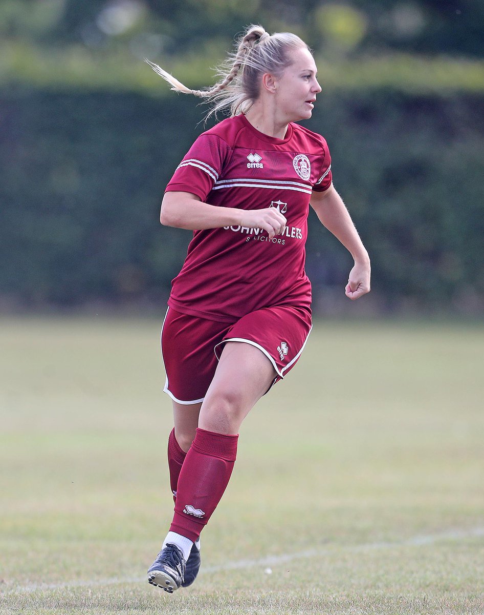 ClaretsWomen's tweet image. Yesterday’s players’ player from our win goes to @JJB1ack1e_7 an excellent full debut in Claret. Well done Jay 👏🏻👏🏻👏🏻