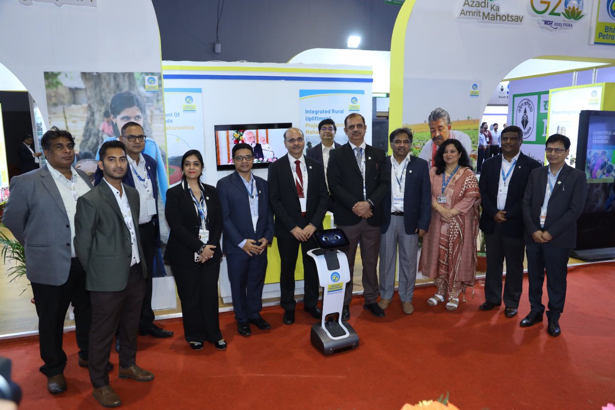 Hon'ble Minister of State for Finance Dr. Bhagwat Kishanrao Karad inaugurated #BPCL's stall at the CPSE Roundtable and Exhibition 2023, centered around the theme of 'Innovation, Collaboration, and Social Commitment' this morning.