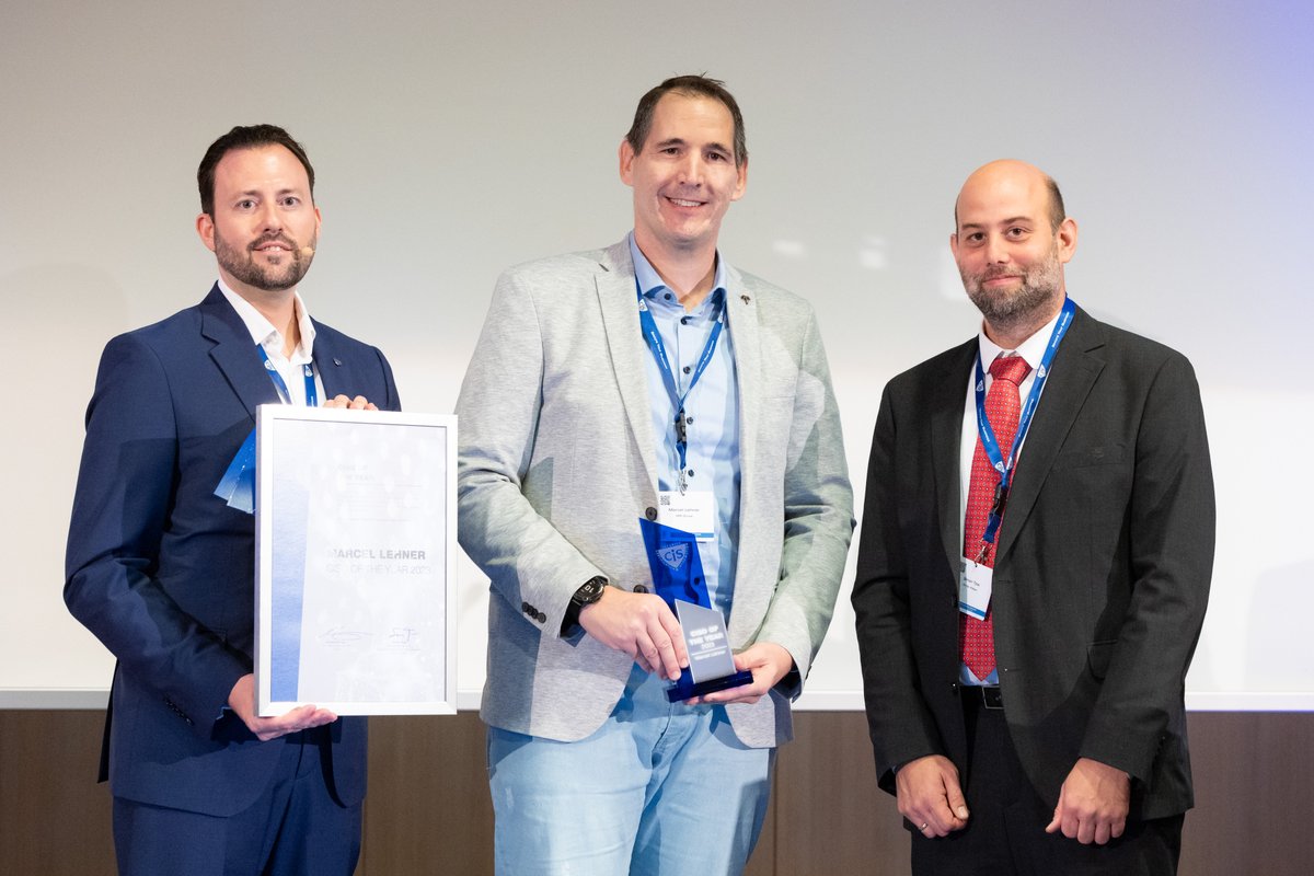 InformationCis's tweet photo. 🔹CISO of the Year: Marcel Lehner 🔹
Herzlichen Glückwunsch! Chief Information Security Officer bei der MM Group, konnte u. a. durch die Einführung eines ISMS an den 71 Produktionsstandorten die Anzahl von Sicherheitsvorfällen um 25 % reduzieren. https://t.co/YcMFpi1OM6