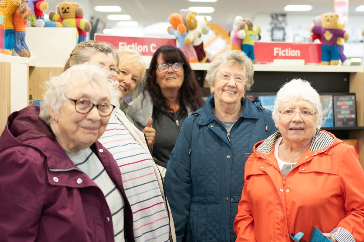 NottsLibraries's tweet image. DCC Steve Cooper, Councillor Richard Butler and our CEO Peter Gaw headed down to Mansfield Library last week to say a special thank you to crafters who took part in the 2023 Inspire knitting challenge! 🧸👮‍♂️

@nottspolice @NSDCouncil @CreativeLivesCL @miner2major @NottsCC