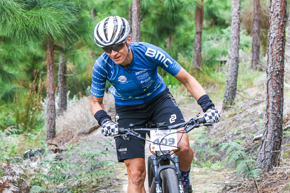 teresacoetzee's tweet photo. Well done to @robyndegroot who won @DrEvilClassic this weekend and making her riding return to MTB events. Photo: @oakpics #mtbevent #girlsandbikes #mtbgirls https://t.co/oT1d6mwULK