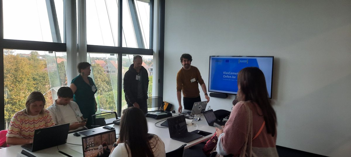 DecraemerJan's tweet photo. Kenniscentrum #Digisprong is vandaag aanwezig in het hart van #onderzoek en #innovatie als partner bij #digiwijs @imecVlaanderen #Leuven #fullhouse #smarteducation @j_redant @klascement @kbernaerts #AR #VR #GAMESindeklas https://t.co/SCdHC3Jwyh