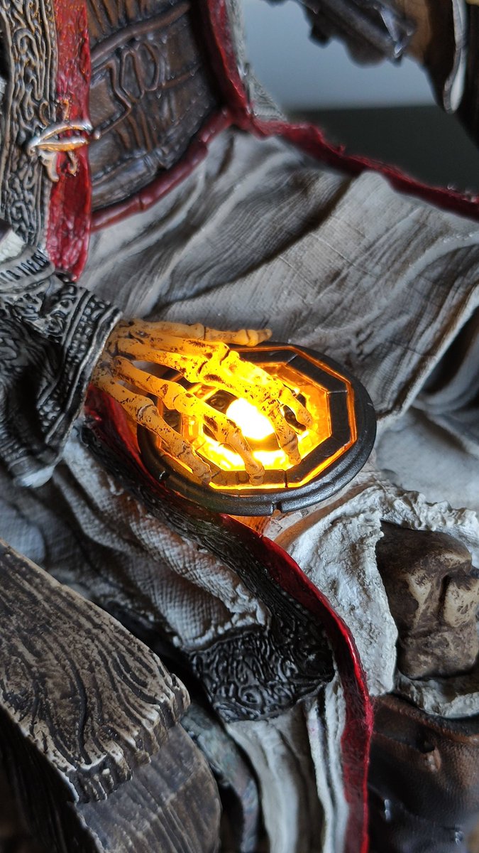 juanmawl's tweet image. 🗝️Llave de Masyaf💿✨

También conocida como sello, es un artefacto de la Primera Civilización usado por Altaïr Ibn-La'Ahad para grabar sus memorias.

#RIPAltair #AssassinsCreed #PureArts #PureArtsSnap @PureArtsLimited #Masyaf