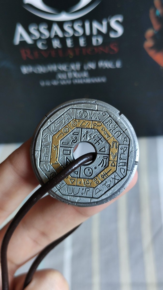 juanmawl's tweet image. 🗝️Llave de Masyaf💿✨

También conocida como sello, es un artefacto de la Primera Civilización usado por Altaïr Ibn-La'Ahad para grabar sus memorias.

#RIPAltair #AssassinsCreed #PureArts #PureArtsSnap @PureArtsLimited #Masyaf