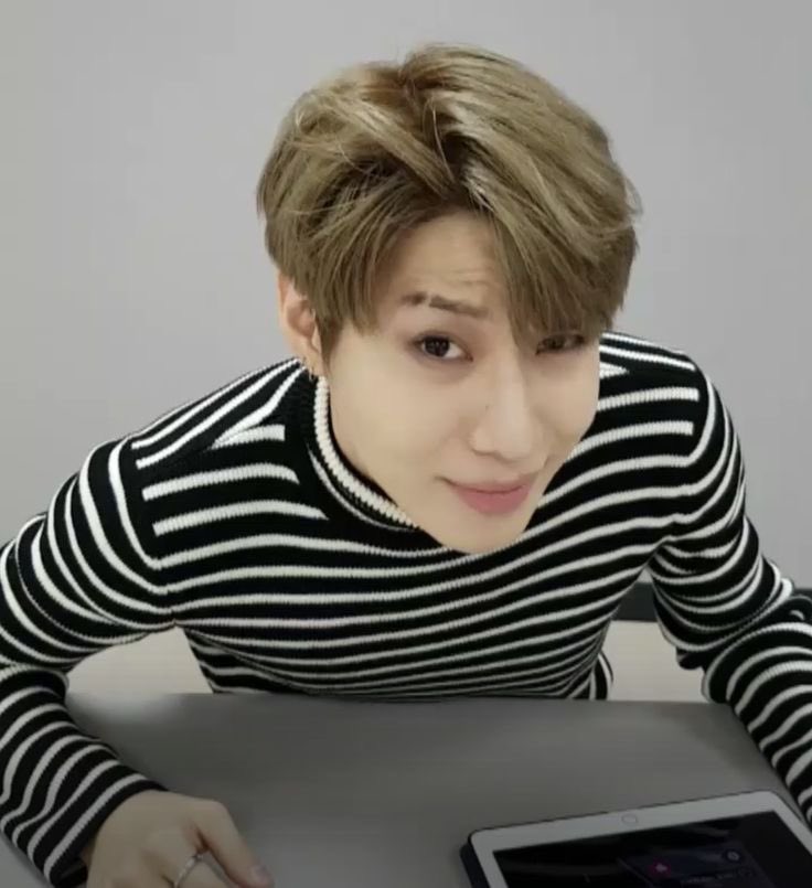 taeminluvr7's tweet photo. jopping all by yourself , beautiful ? https://t.co/xYB8sLEb35
